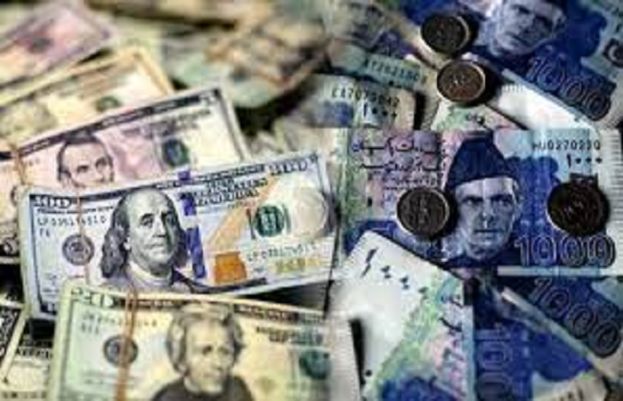 ڈالر کی اسمگلنگ کے خلاف کارروائیاں، پاکستانی روپے کی قدر میں بہتری برقرار