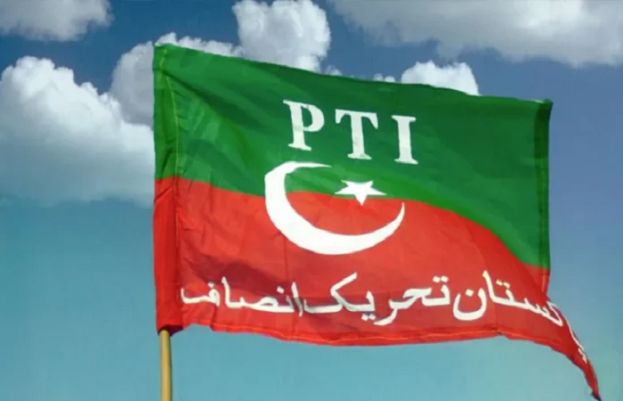 آئینی ترمیم: پی ٹی آئی کا بغاوت کرنے والے اراکین کیخلاف سخت کارروائی کا فیصلہ