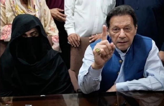 توشہ خانہ 2: عمران اور بشریٰ کی بریت کی درخواستوں پر ایف آئی اے کو نوٹس